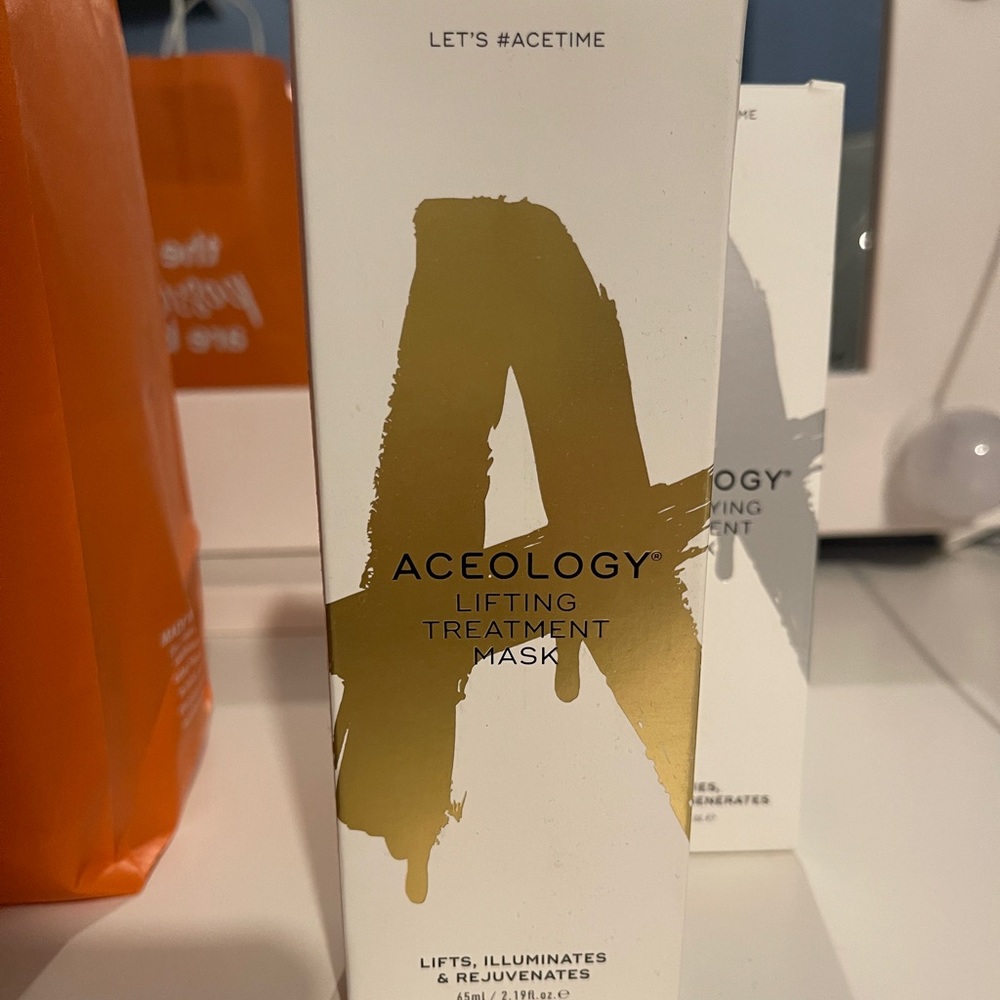 Aceology lifting treatment mask